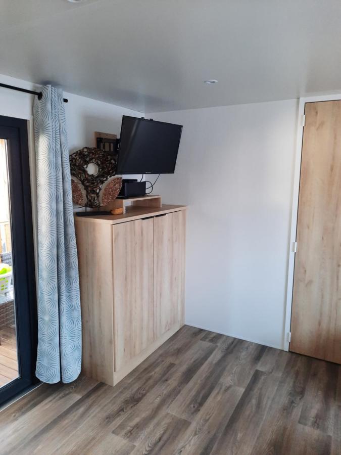 Jpp Marie Ange Proprietaire Hotel Сен-Жулиен-ан-Борн Екстериор снимка